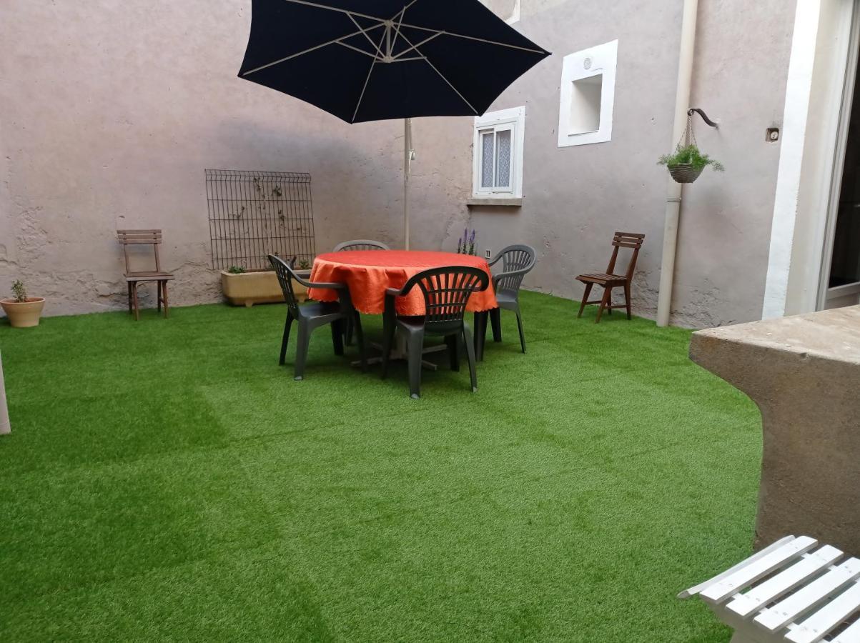 Le Gite De Flavie Montpeyroux (Herault) Exterior foto